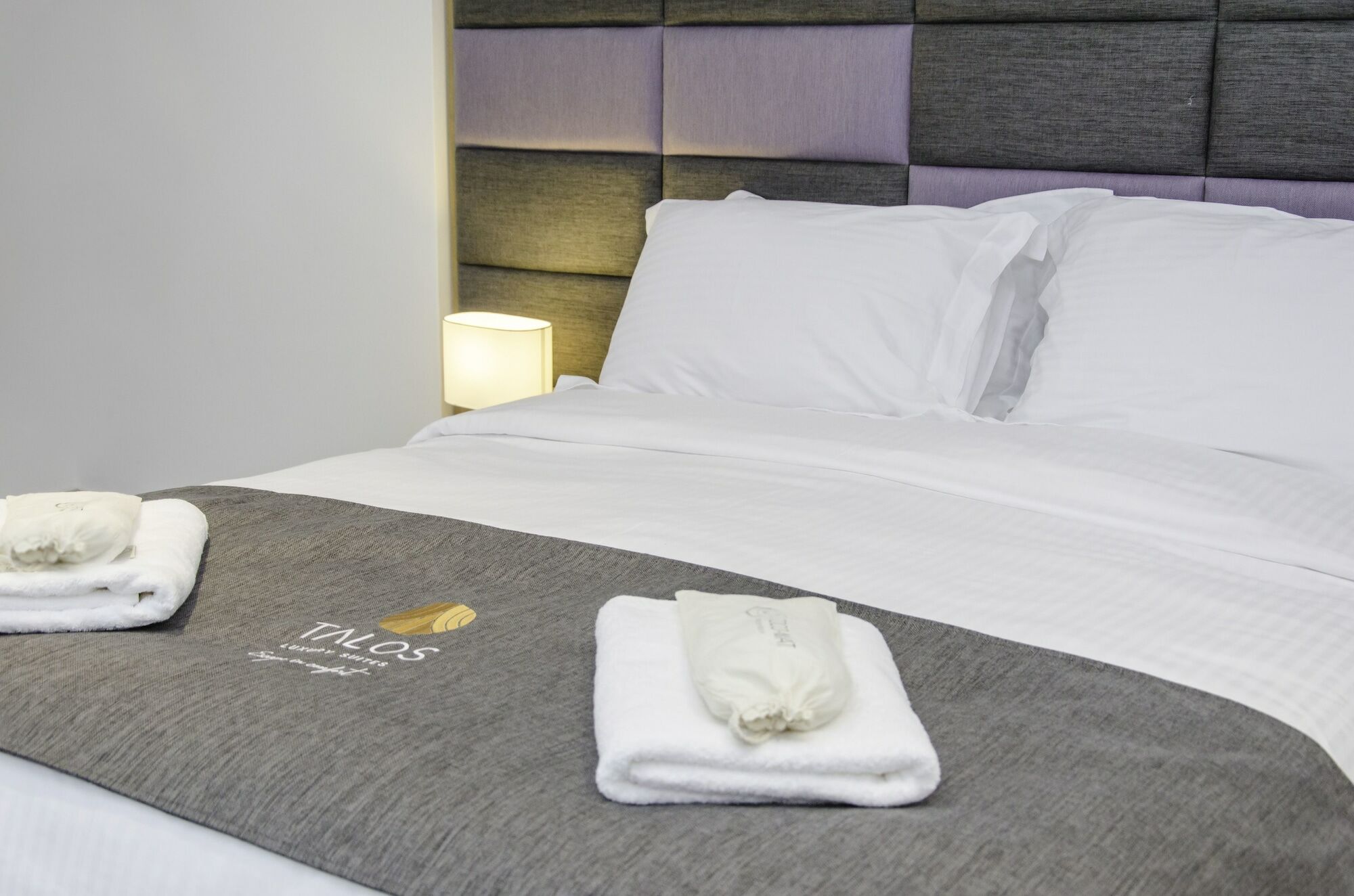 Talos Luxury Suites Kounoupidhianá 外观 照片
